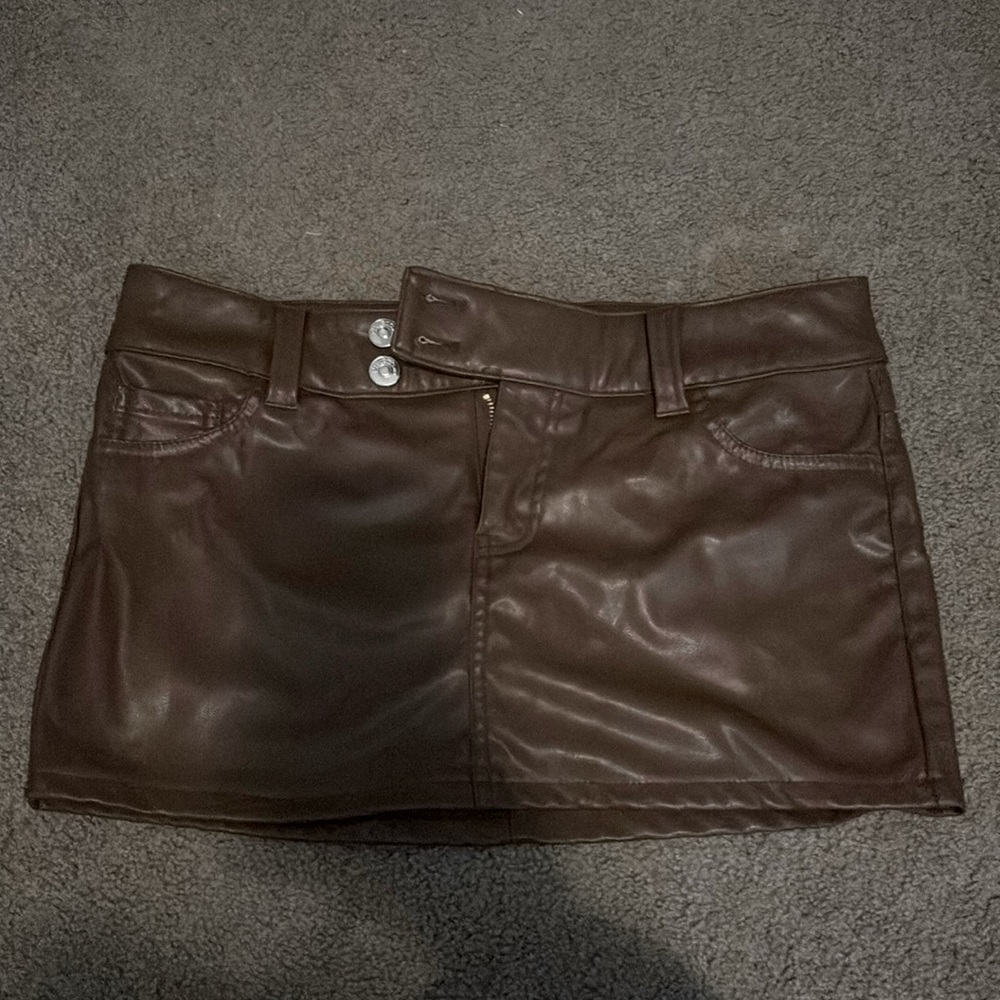 Brown mini skirt